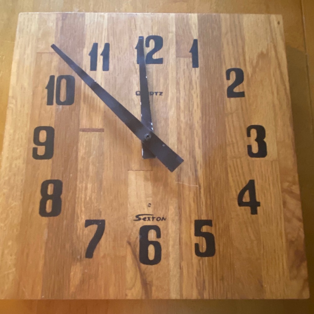 Sexton Wall Clock 10.5in Butcher Block Wood Quartz Vintage Analog Tested